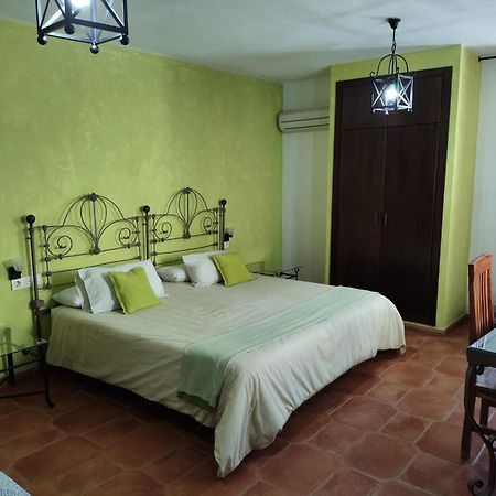 Hotel Rural La Posada De Las Cigueenas Jerez De Los Caballeros Extérieur photo