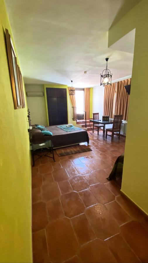 Hotel Rural La Posada De Las Cigueenas Jerez De Los Caballeros Extérieur photo