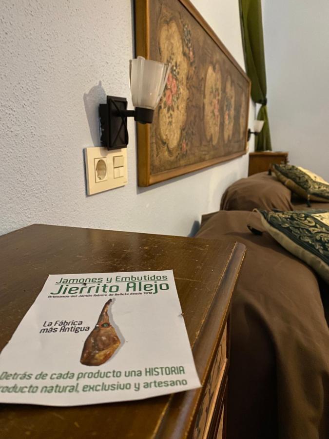 Hotel Rural La Posada De Las Cigueenas Jerez De Los Caballeros Extérieur photo