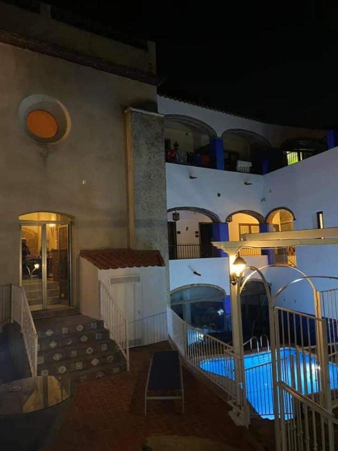 Hotel Rural La Posada De Las Cigueenas Jerez De Los Caballeros Extérieur photo