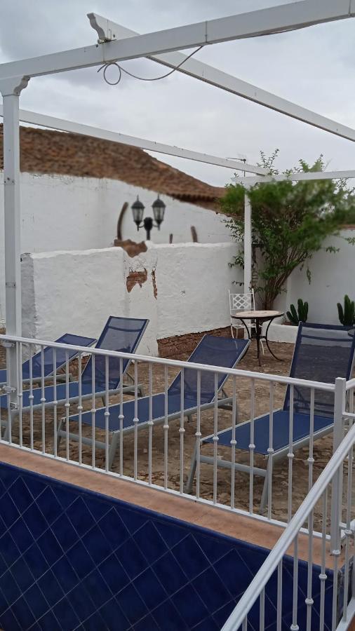 Hotel Rural La Posada De Las Cigueenas Jerez De Los Caballeros Extérieur photo