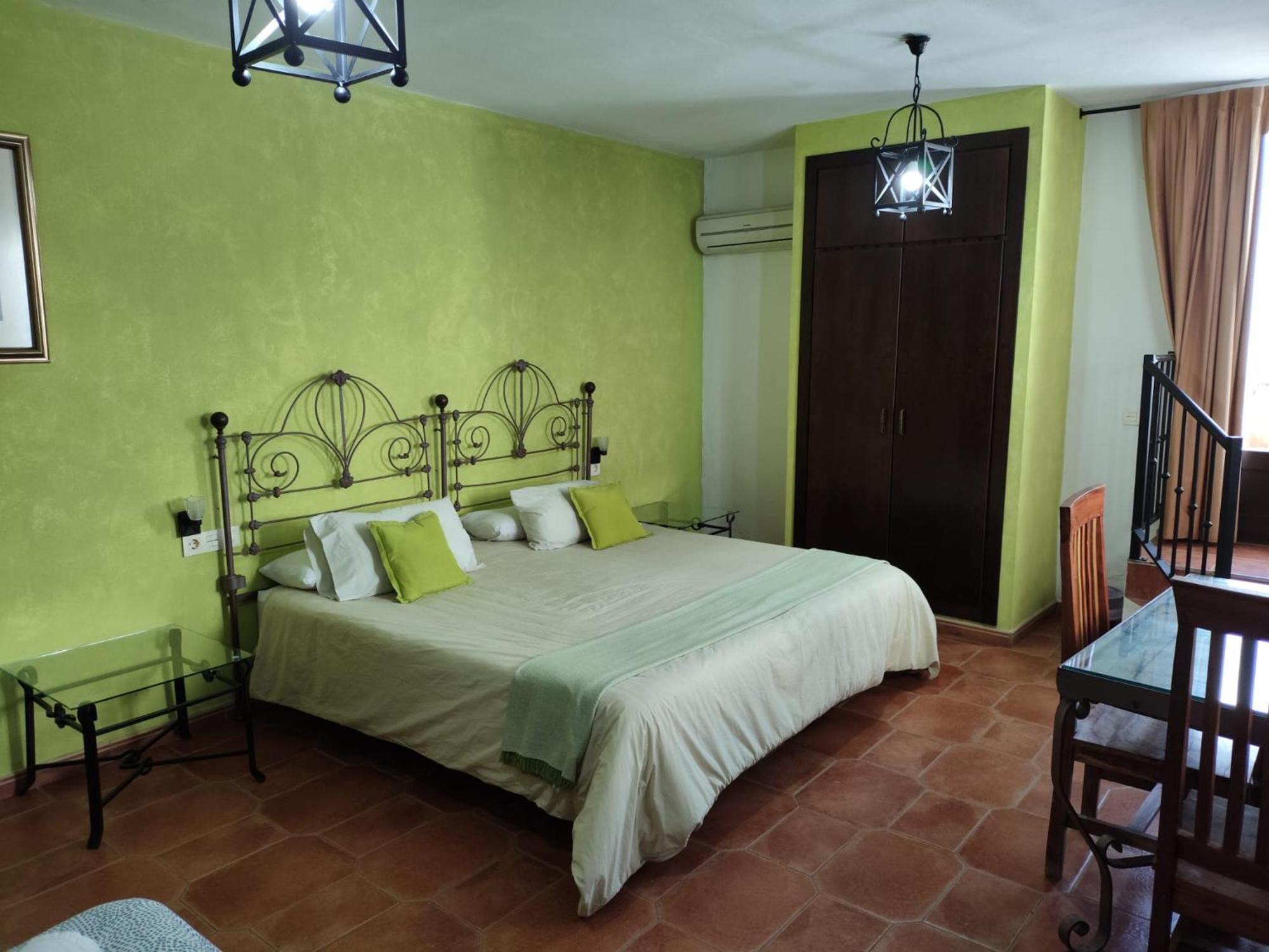 Hotel Rural La Posada De Las Cigueenas Jerez De Los Caballeros Extérieur photo